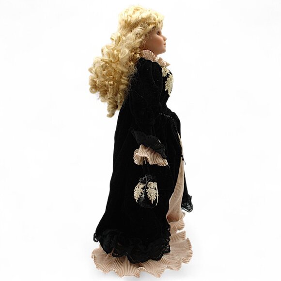 The Anastasia Collection Porcelain Doll "Audrey" Victorian Style - Picture 4 of 8